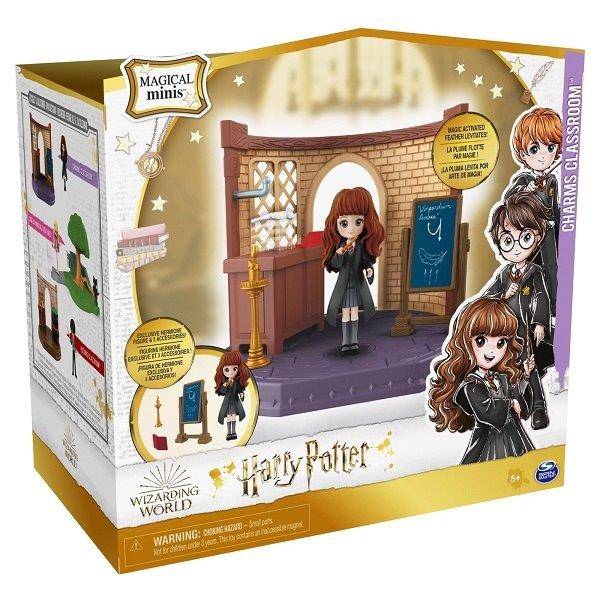 Harry Potter játékszett – Bűbáj osztály Hermione figurával